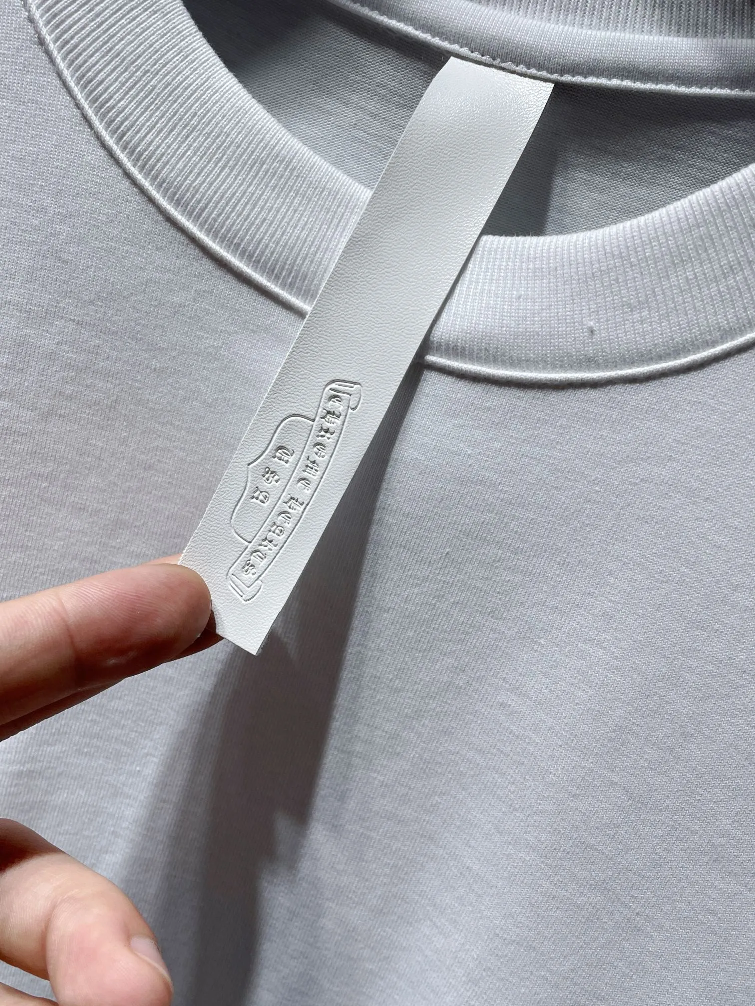 P164 New Chrome Hearts 25ss for summer. High gram weight, environmentally friendly and high-quality top-grade fabric. 260g~270g Chrome Hearts Heavy Industry color leather cross contrasting short sleeves. Counter synchronization. 1:1 replica version. Recommended color: white black. Size: S, M, L, XL.